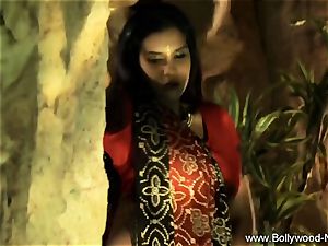 Indian cougar honey Is awesome When She Dances